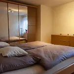 Haus Gruna بيت للعطل